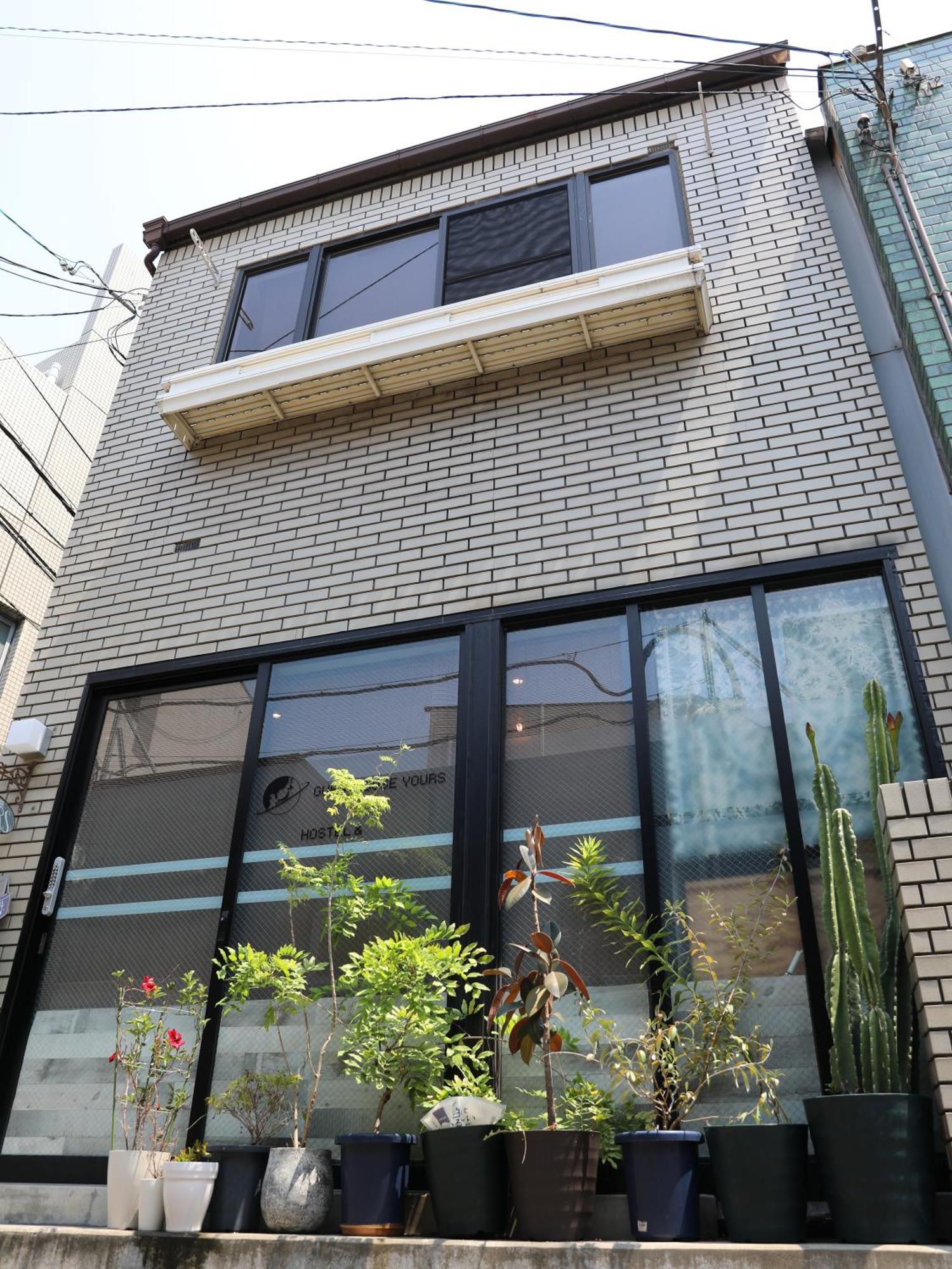 Guesthouse Yours Osaka Eksteriør billede